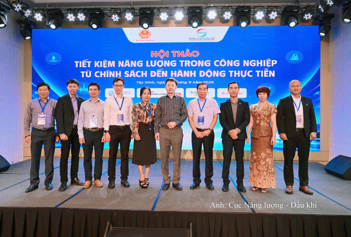 Các đại biểu tham dự hội thảo.
