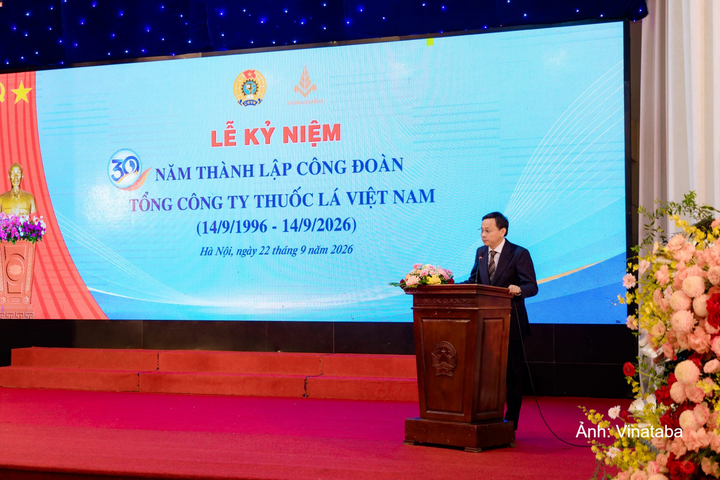 Ông Hồ Lê Nghĩa – Bí thư Đảng ủy, Chủ tịch HĐTV Tổng công ty phát biểu tại Lễ kỷ niệm.