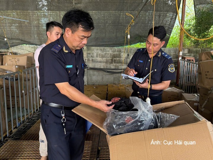 Hải quan cửa khẩu quốc tế Tà Lùng phát hiện lô hàng nghi vấn vi phạm quyền sở hữu trí tuệ đối với nhãn hiệu Harley-Davidson.