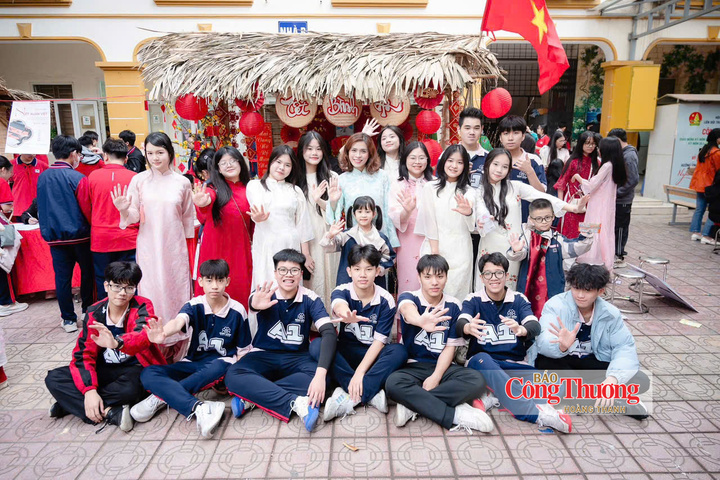 Cùng với sự đồng hành của phụ huynh, học sinh có rất nhiều hoạt động ý nghĩa trong năm học.