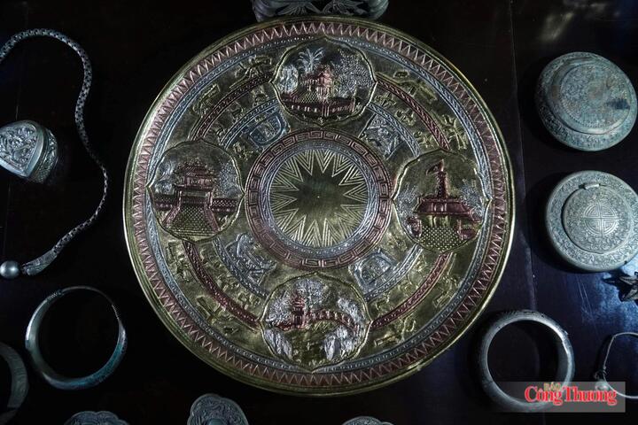 Gặp gỡ nghệ nhân một đời cống hiến cho tinh hoa nghề chạm - 3