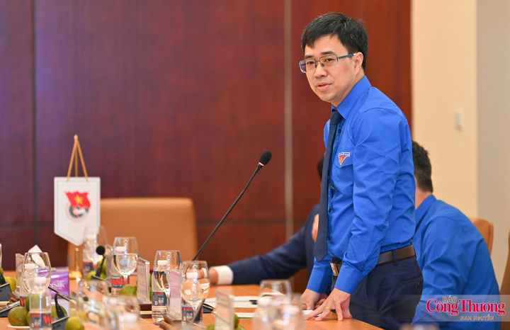 Đồng chí Bùi Hoàng Tùng, Ủy viên Ban Chấp hành Đảng bộ Chính phủ, Bí thư Đoàn Thanh niên Cộng sản Hồ Chí Minh Chính phủ.