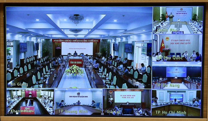 Lãnh đạo các địa phương báo cáo, thảo luận về công tác chuẩn bị Năm APEC 2027 - Ảnh: chinhphu.vn/Phương Nguyên