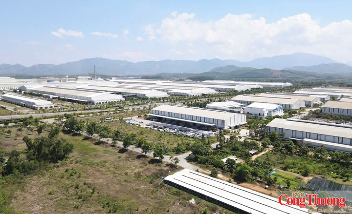 Khu Kinh tế mở Chu Lai đang hình thành một hệ sinh thái công nghiệp gắn với cảng biển, sân bay và đô thị sân bay với hệ thống giao thông khá hoàn thiện