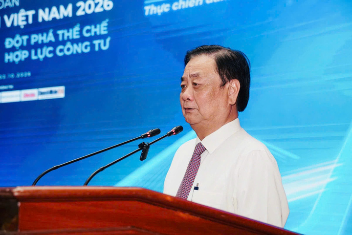 Ồng Lê Minh Hoan - nguyên Ủy viên Trung ương Đảng, nguyên Phó Chủ tịch Quốc hội, nguyên Bí thư Tỉnh ủy Đồng Tháp phát biểu tại phiên đối thoại.