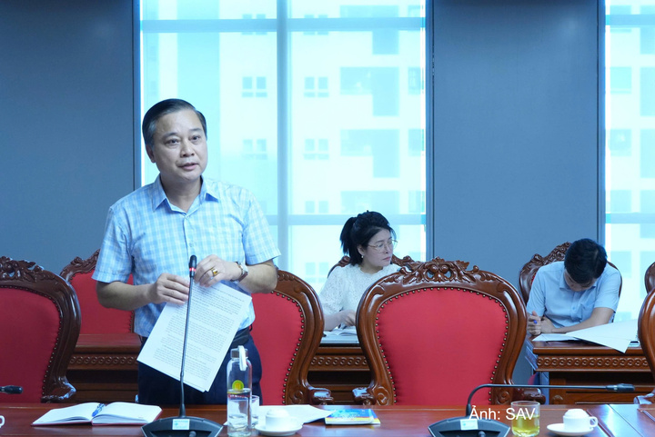 Vụ trưởng Vụ Pháp chế, KTNN Hoàng Phú Thọ phát biểu tại hội nghị.