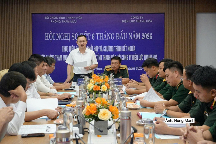 Công ty Điện lực Thanh Hóa và Phòng Tham mưu, Bộ CHQS tỉnh Thanh Hóa cùng nhìn lại những dấu ấn trong 6 tháng, tiếp tục đồng hành, phối hợp hoàn thành tốt nhiệm vụ