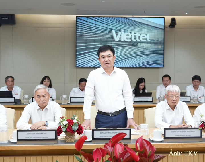 Đồng chí Ngô Hoàng Ngân - Bí thư Đảng ủy, Chủ tịch HĐTV TKV phát biểu tại lễ ký kết.