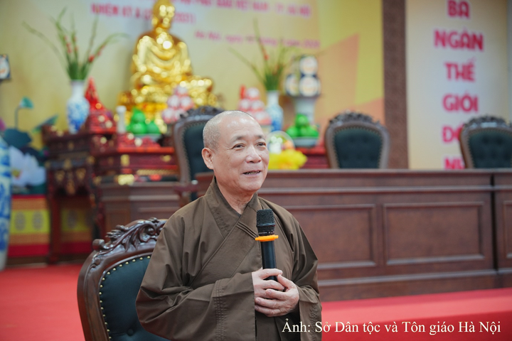 Hòa thượng Thích Bảo Nghiêm, Phó Chủ tịch Hội đồng Trị sự, Trưởng Ban Trị sự Giáo hội Phật giáo Việt Nam TP. Hà Nội phát biểu tại chương trình.