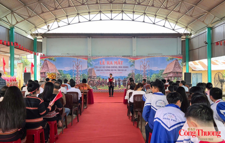 Quang cảnh lễ ra mắt câu lạc bộ.