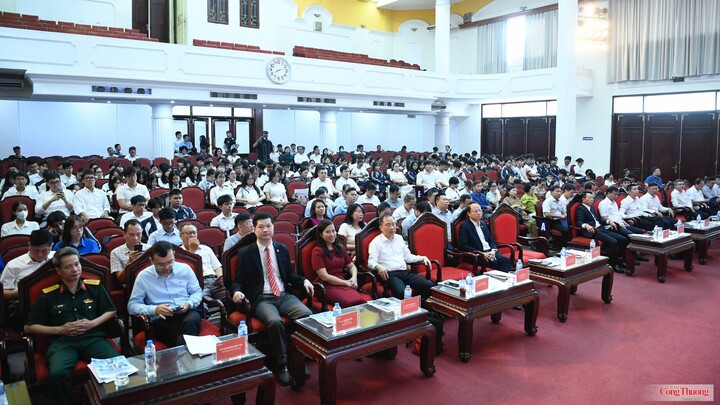 Diễn đàn Phát triển kinh tế tầm thấp và thúc đẩy ứng dụng công nghệ vũ trụ tại Việt Nam