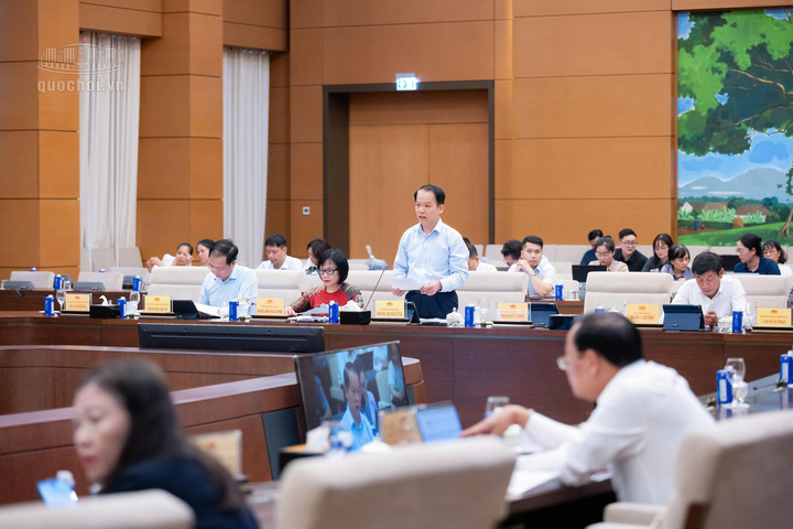 Bộ trưởng Bộ Tư pháp Hoàng Thanh Tùng