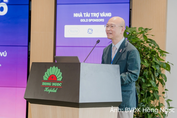 GS.TS. Jeong Eon Lee, Chủ tịch Hội nghị Ung thư vú toàn cầu, Chủ tịch Ban Quản trị Hội Ung thư Vú Hàn Quốc, Giám đốc Trung tâm Ung thư Vú - Giám đốc Văn phòng Đối ngoại, Trường Y Đại học Sungkyunkwan, Samsung Medical Center.