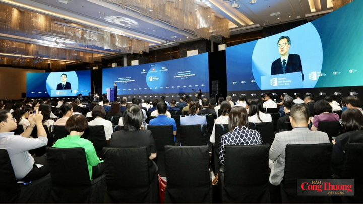 Toàn cảnh diễn đàn.