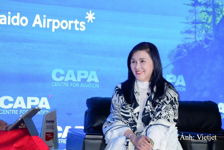 Bà Hồ Ngọc Yến Phương, Phó Chủ tịch HĐQT kiêm CFO Tập đoàn Vietjet, chia sẻ chiến lược tăng trưởng và hội nhập chuỗi giá trị hàng không toàn cầu tại CAPA Airline Leader Summit Asia 2026 ở Hokkaido, Nhật Bản.