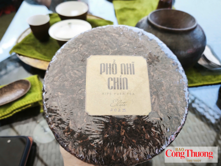 Sản phẩm cao cấp chè cổ thụ Phổ Nhĩ Chín của Hợp tác xã chè Sì Lở Lầu.