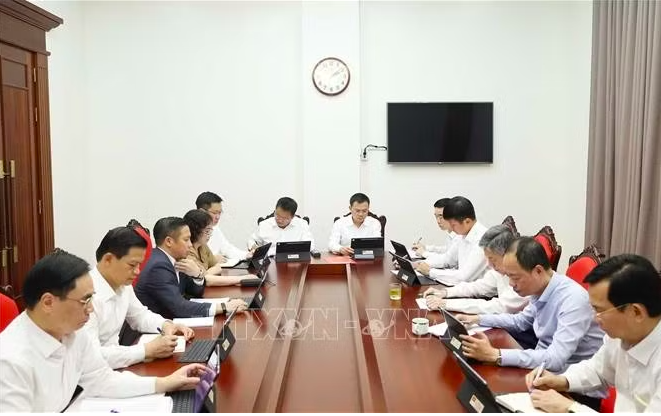 Ngày làm việc thứ nhất Hội nghị Trung ương 4, khóa XIV - 13