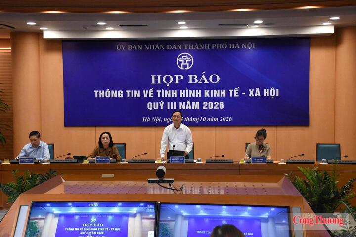 Toàn cảnh họp báo.