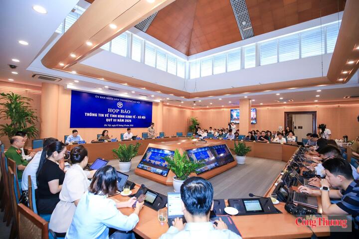 Toàn cảnh Họp báo thường kỳ quý III/2026 của UBND TP. Hà Nội chiều 5/10.