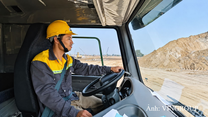 Người lao động gia nhập VinAlpha có cơ hội làm việc tại hơn 20 đại dự án thuộc các lĩnh vực nhà ở, hạ tầng - giao thông, năng lượng, công nghiệp trên toàn quốc.
