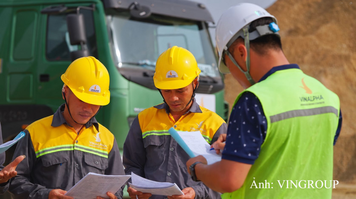 VinAlpha xây dựng hệ thống lương thưởng và phúc lợi thiết thực, giúp người lao động yên tâm làm việc và gắn bó lâu dài.