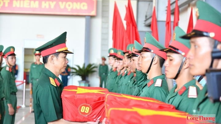 Chuyến bay vận tải quân sự đưa 15.401 mẫu hài cốt liệt sĩ từ Cần Thơ ra Hà Nội, tiếp nối hành trình tri ân và xác định danh tính liệt sĩ.