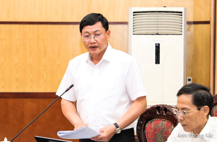 Phó Chủ tịch Thường trực UBND tỉnh Mai Xuân Liêm phát biểu tại hội nghị.