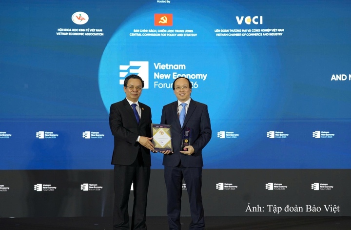 Tập đoàn Bảo Việt (BVH) được vinh danh Thương hiệu Mạnh năm 2026 do Tạp chí Kinh tế Việt Nam tổ chức