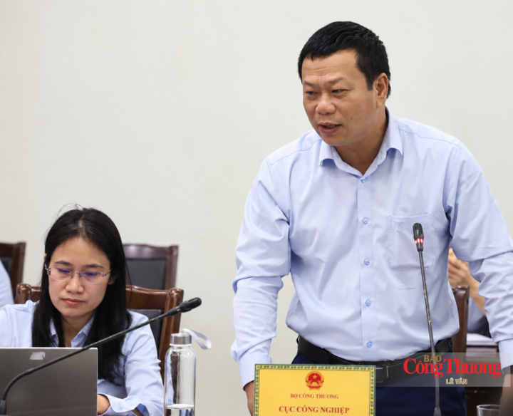 Đại diện Cục Công nghiệp phát biểu tại buổi làm việc.
