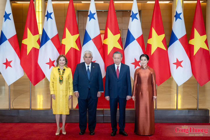 Tổng Bí thư, Chủ tịch nước Tô Lâm và Phu nhân chụp ảnh chung với Tổng thống nước Cộng hòa Panama José Raúl Mulino và Phu nhân.