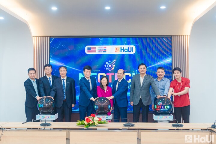 Dự án NeoTECH English Works 2026–2027 chính thức khai giảng tại Đại học Công nghiệp Hà Nội, mở đầu hành trình kết nối 10 cơ sở giáo dục đại học với các đối tác Hoa Kỳ và doanh nghiệp.