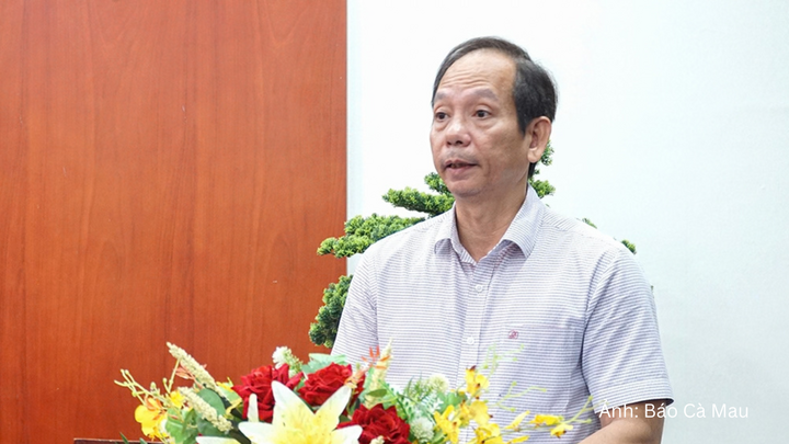 Giám đốc Sở Công Thương Cà Mau Nguyễn Chí Thiện báo cáo tình hình thực hiện nhiệm vụ 9 tháng năm 2026 và nhiệm vụ, giải pháp những tháng cuối năm.