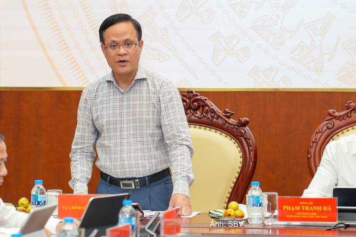 Ông Phạm Chí Quang, Vụ trưởng Vụ Chính sách tiền tệ phát biểu tại họp báo.