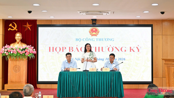 Thứ trưởng Bộ Công Thương Phan Thị Thắng chủ trì họp báo thường kỳ quý III/2026 của Bộ Công Thương