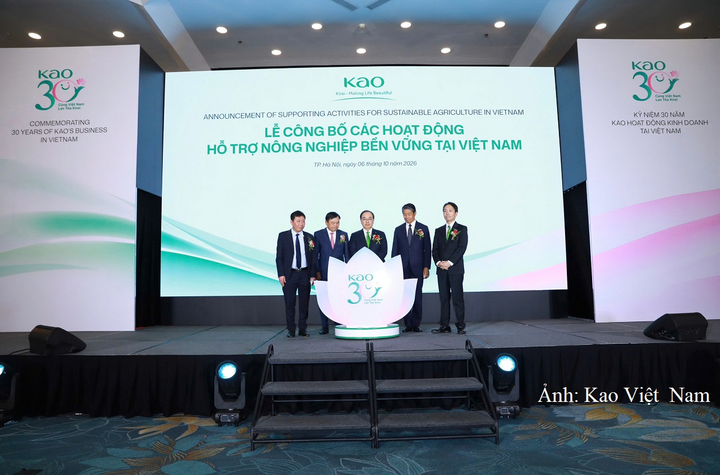 Các đại biểu tham dự lễ công bố các hoạt động hỗ trợ nông nghiệp bền vững tại Việt Nam.