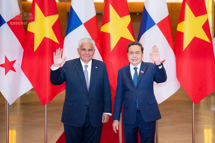 Chủ tịch Quốc hội Trần Thanh Mẫn và Tổng thống Cộng hòa Panama José Raúl Mulino.