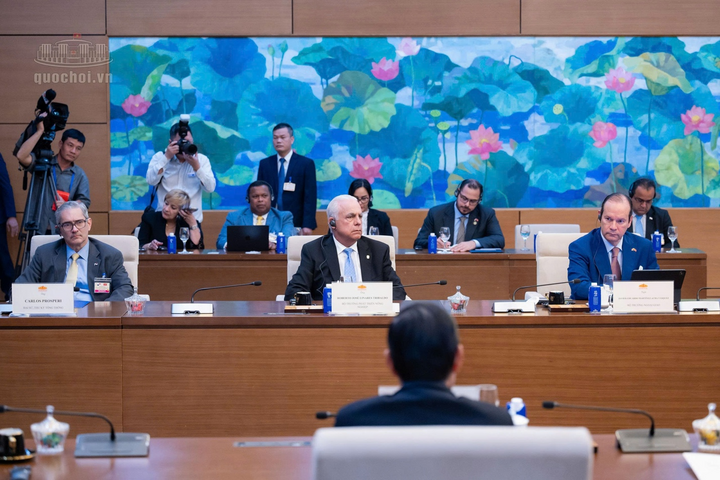 Các đại biểu phía Panama.