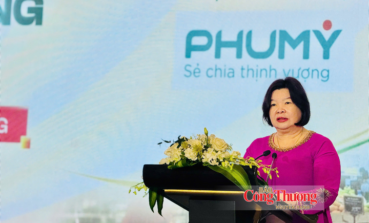 Bà Cao Xuân Thu Vân, Chủ tịch Liên minh Hợp tác xã Việt Nam phát biểu tại Diễn đàn.