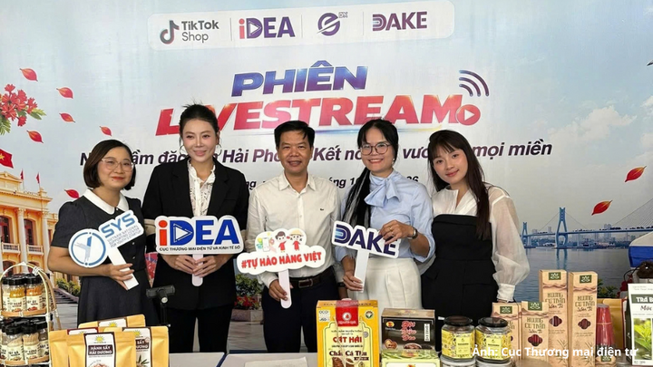Đại diện Cục Thương mại điện tử tại phiên livestream nâng tầm đặc sản Hải Phòng.