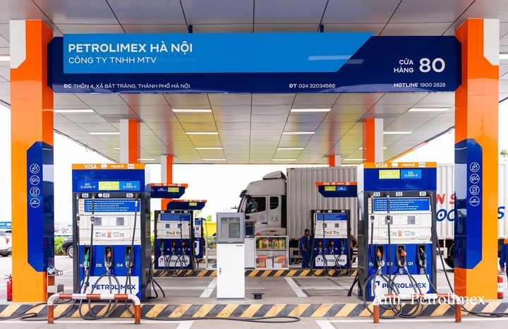 Cửa hàng xăng dầu Petrolimex trong diện mạo mới, hiện đại, đồng bộ hướng tới nâng cao trải nghiệm khách hàng