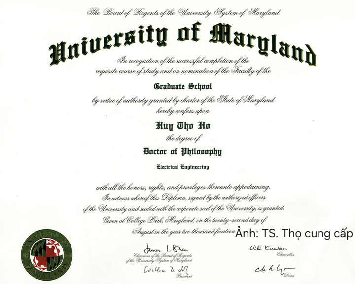 Bằng Tiến sĩ thị giác máy tính tại Đại học Maryland, College Park (Mỹ) cấp cho nghiên cứu sinh Hồ Huy Thọ.