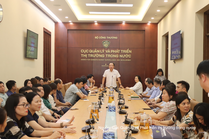 Đảng ủy Cục Quản lý và Phát triển thị trường trong nước nâng cao nhận thức, bảo vệ nền tảng tư tưởng Đảng.
