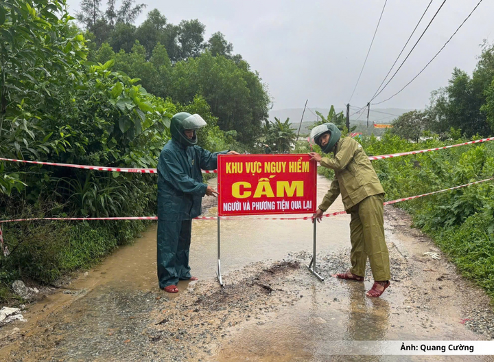 Các tổ công tác được bố trí tại những địa bàn trọng điểm, sẵn sàng phối hợp ứng phó khi xảy ra ngập lụt, chia cắt.