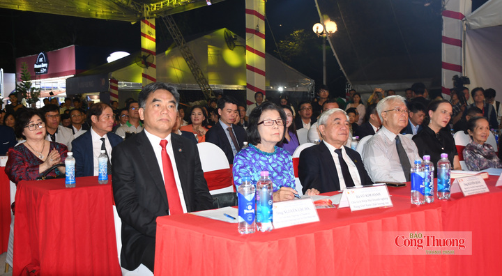 Đại biểu tham dự sự kiện.