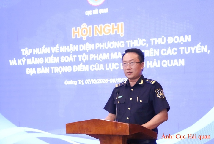 Ông Đặng Văn Đức - Phó Chi cục trưởng Chi cục Điều tra chống buôn lậu phát biểu khai mạc Hội nghị.