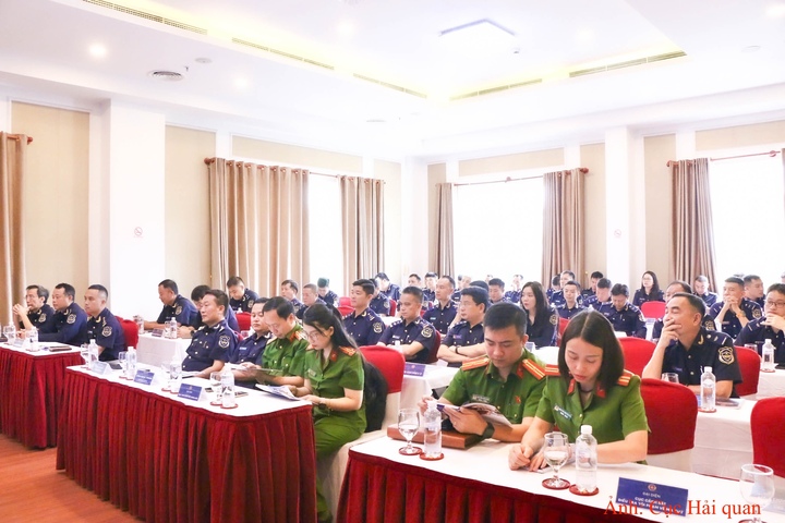 Toàn cảnh Hội nghị.