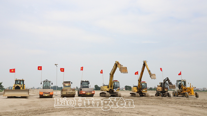 Dự án đầu tư xây dựng và kinh doanh kết cấu hạ tầng Khu công nghiệp số 10 vừa được khởi công ngày 12/9.