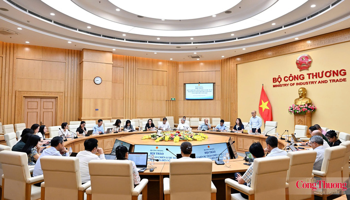 Hội thảo lấy ý kiến về Chiến lược xuất nhập khẩu hàng hóa đến năm 2030, tầm nhìn đến năm 2045. Ảnh: Nam Nguyễn