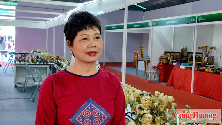 Nghệ nhân sơn mài Thanh Bình - Chủ một cơ sở sản xuất tại làng nghề sơn mài Hạ Thái, xã Thường Tín, Hà Nội.