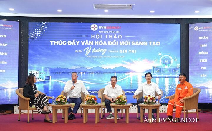 Ông Lê Hải Đăng - Tổng Giám đốc EVNGENCO1 trao đổi tại tọa đàm “Điều gì đang cản trở người EVNGENCO1 đổi mới?”, tập trung nhận diện rào cản và giải pháp thúc đẩy đổi mới sáng tạo
